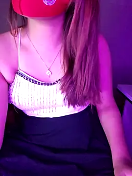 Snapshot of Olivia3 chatting on 02/07/25, 10:52 Olivia3 online show from 02/07/25, 10:52