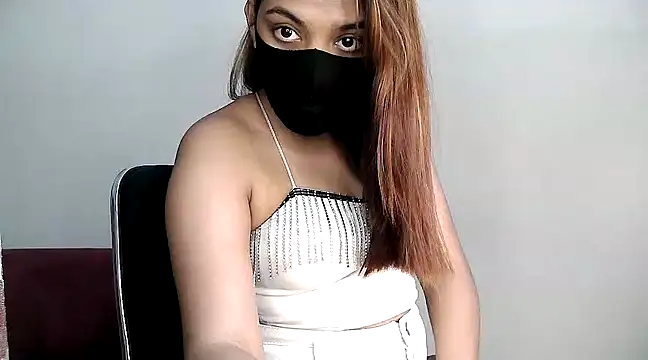 Snapshot of Olivia3 chatting on 03/11/25, 12:54 Olivia3 online show from 03/11/25, 12:54