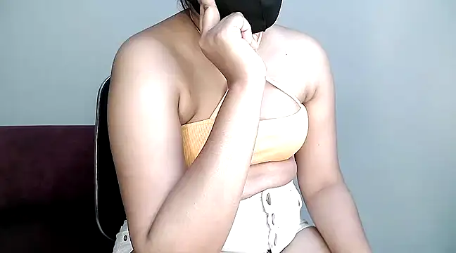 Snapshot of Olivia3 chatting on 03/19/25, 06:12 Olivia3 online show from 03/19/25, 06:12