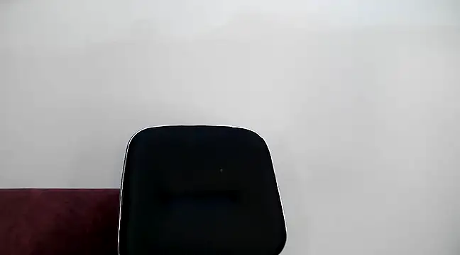 Snapshot of Olivia3 chatting on 03/19/25, 09:37 Olivia3 online show from 03/19/25, 09:37