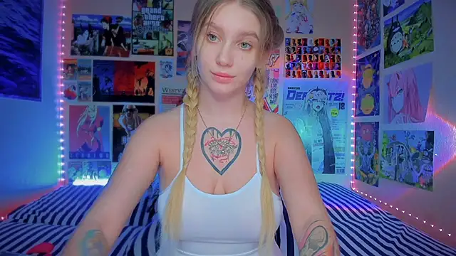 Snapshot of AliceMilman chatting on 02/18/25, 02:27 AliceMilman online show from 02/18/25, 02:27