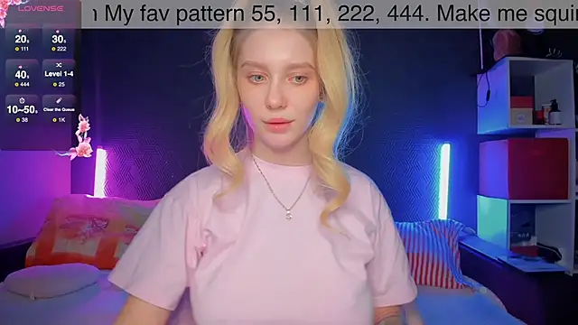 Snapshot of AliceMilman chatting on 03/04/25, 05:56 AliceMilman online show from 03/04/25, 05:56