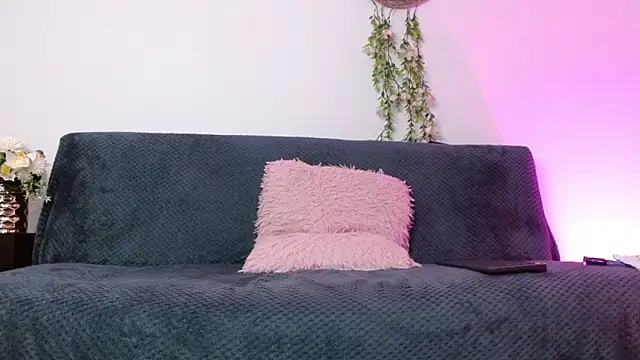 Kendal Mosk online show from 04/01/26, 11:13