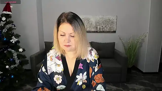 Snapshot of Milana_Blake chatting on 12/25/24, 07:03 Milana Blake online show from 12/25/24, 07:03