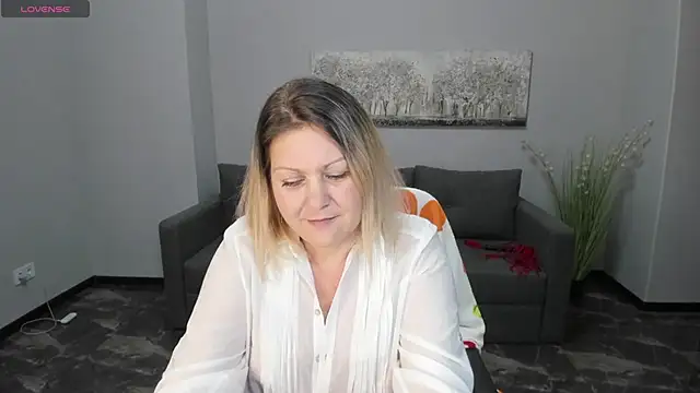 Snapshot of Milana_Blake chatting on 01/07/25, 03:44 Milana Blake online show from 01/07/25, 03:44