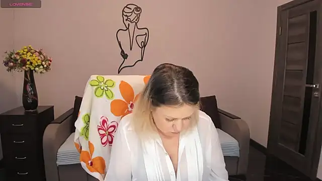 Snapshot of Milana_Blake chatting on 01/09/25, 04:06 Milana Blake online show from 01/09/25, 04:06