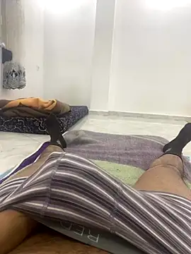 Snapshot of Lahcene chatting on 12/15/25, 10:14 Lahcene online show from 12/15/25, 10:14