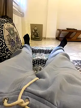 Snapshot of Lahcene chatting on 01/06/26, 12:31 Lahcene online show from 01/06/26, 12:31