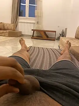 Snapshot of Lahcene chatting on 02/05/26, 11:20 Lahcene online show from 02/05/26, 11:20