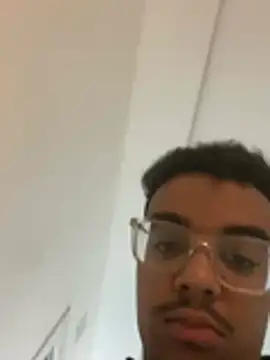 Snapshot of Lahcene chatting on 03/02/26, 08:59 Lahcene online show from 03/02/26, 08:59