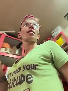 Stonermama666420 online show from 04/18/26, 04:49