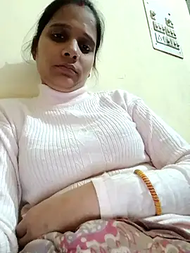 Snapshot of radhika07 chatting on 12/15/24, 05:10 radhika07 online show from 12/15/24, 05:10