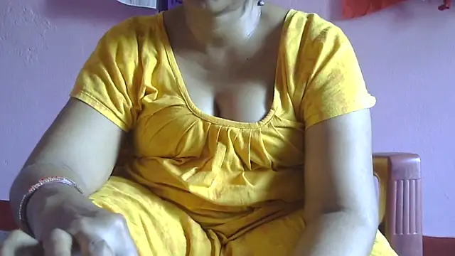 Snapshot of Suhana-sapna chatting on 06/18/26, 09:14 Suhana-sapna online show from 06/18/26, 09:14