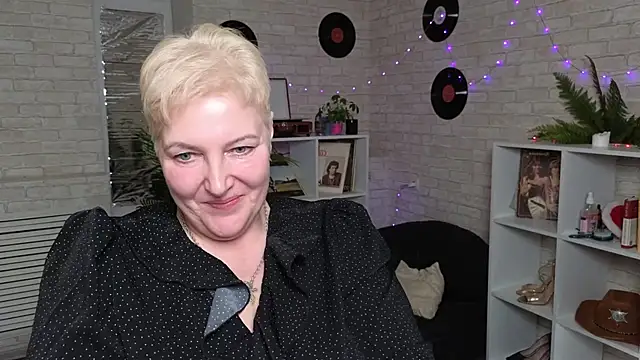 Sandra Snow online show from 12/23/24, 09:29