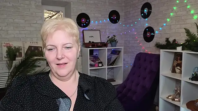 Sandra Snow online show from 01/22/25, 08:49