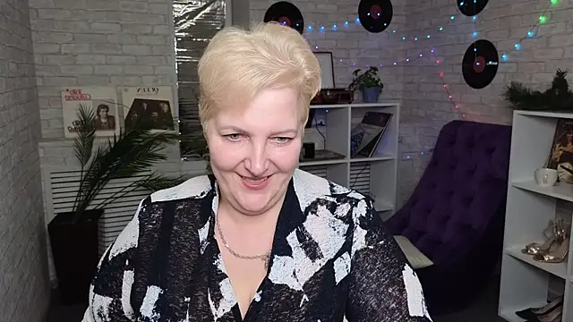 Sandra Snow online show from 01/28/25, 05:35