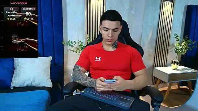 Snapshot of Flynn_Riider chatting on 07/19/26, 02:10 Flynn Riider online show from 07/19/26, 02:10