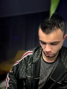 Snapshot of -yakimov- chatting on 04/11/26, 02:05 -yakimov- online show from 04/11/26, 02:05