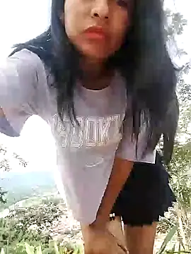 Danna-linyi online show from 12/28/24, 04:09