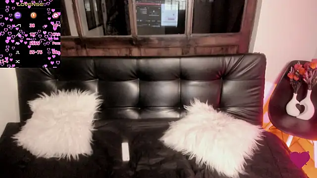 Aurora Hotson online show from 02/08/25, 01:00