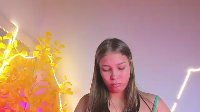 Snapshot of HaleyAmaya chatting on 06/06/26, 12:49 HaleyAmaya online show from 06/06/26, 12:49