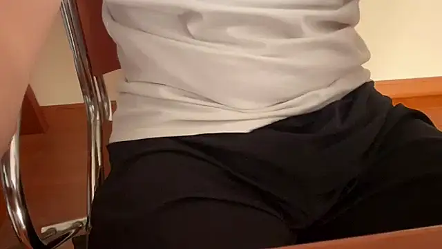 Snapshot of Axeeeeeeeeeeeel chatting on 10/24/25, 03:30 Axeeeeeeeeeeeel online show from 10/24/25, 03:30