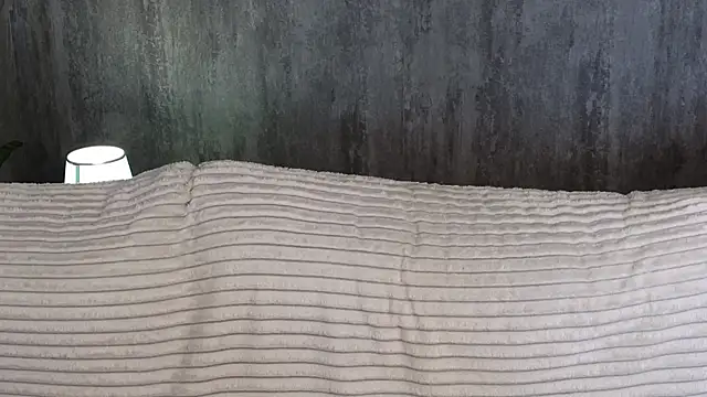 WiloneEsse online show from 02/14/25, 04:15