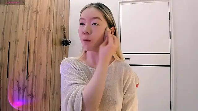 Babby Rabbit online show from 04/04/26, 12:13