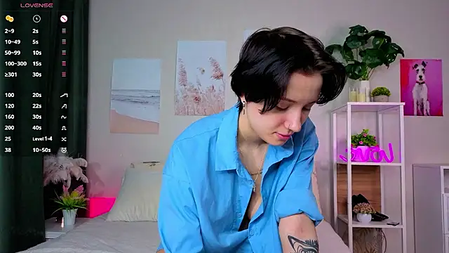 ElvaHilby online show from 03/04/26, 01:11