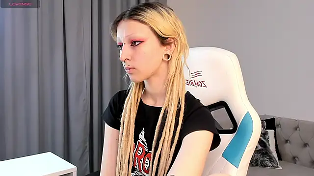 Lexy-Woorhez online show from 10/17/25, 11:35