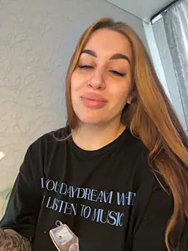 Snapshot of VikiDemi chatting on 09/27/25, 06:07 VikiDemi online show from 09/27/25, 06:07
