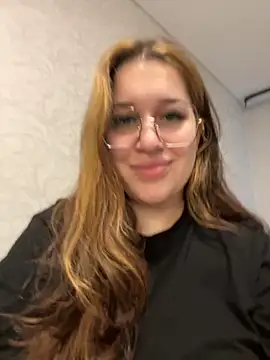 Snapshot of VikiDemi chatting on 09/29/25, 02:11 VikiDemi online show from 09/29/25, 02:11
