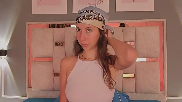 jolie lov online show from 09/23/25, 01:14