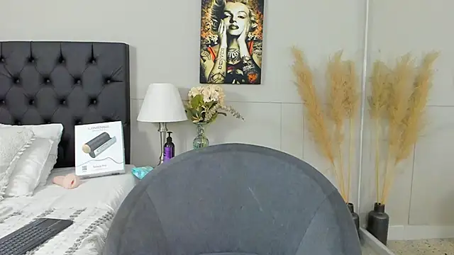 Snapshot of Robin_Rief chatting on 02/07/25, 03:34 Robin Rief online show from 02/07/25, 03:34