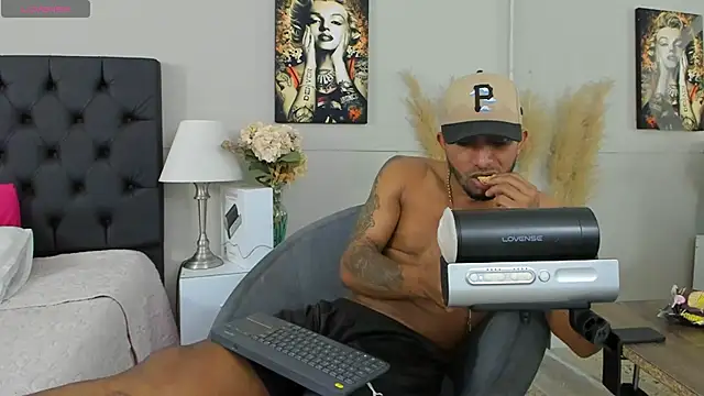 Snapshot of Robin_Rief chatting on 03/12/25, 06:18 Robin Rief online show from 03/12/25, 06:18