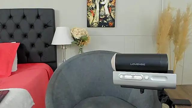 Snapshot of Robin_Rief chatting on 03/21/25, 03:22 Robin Rief online show from 03/21/25, 03:22