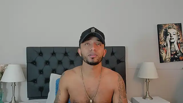 Snapshot of Robin_Rief chatting on 10/04/25, 03:37 Robin Rief online show from 10/04/25, 03:37