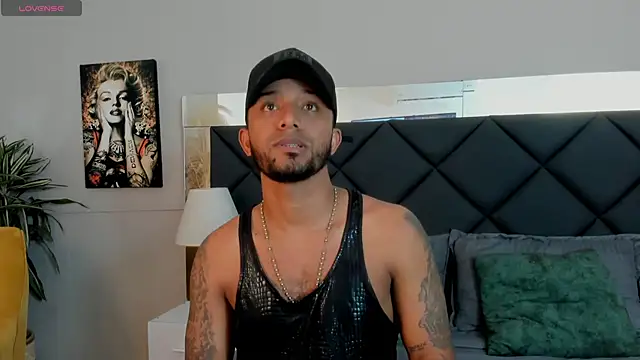 Robin Rief online show from 11/12/25, 04:24