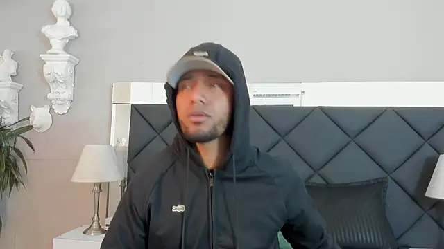 Robin Rief online show from 11/25/25, 03:39