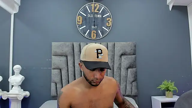 Robin Rief online show from 04/12/26, 08:03