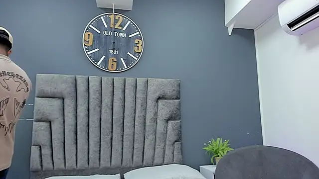 Robin Rief online show from 04/18/26, 07:29