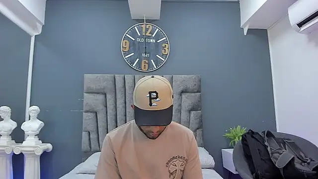 Robin Rief online show from 04/20/26, 08:32