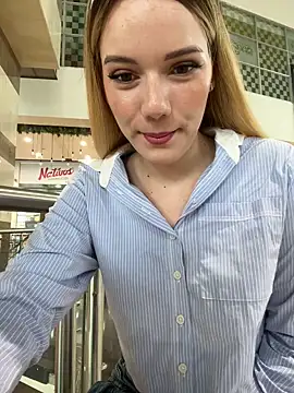 NicoleCut online show from 09/24/25, 07:17