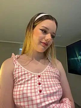 NicoleCut online show from 11/08/25, 10:48