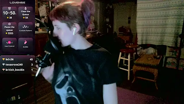  hellostormy  online show from 03/03/25, 10:17