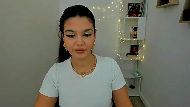 Snapshot of AlluringAriel chatting on 01/17/25, 03:34 AlluringAriel online show from 01/17/25, 03:34