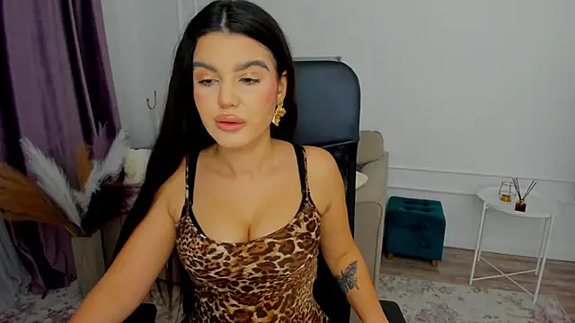 Snapshot of AlluringAriel chatting on 02/06/25, 03:27 AlluringAriel online show from 02/06/25, 03:27