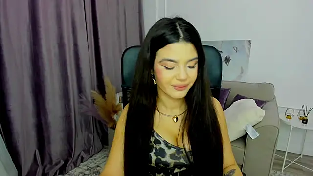 Snapshot of AlluringAriel chatting on 02/27/25, 03:36 AlluringAriel online show from 02/27/25, 03:36