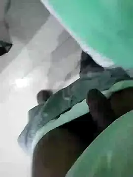 KUKU69XX online show from 12/25/24, 07:34