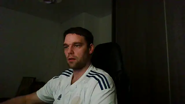 Snapshot of The_big_viking_ chatting on 12/27/24, 08:18 The big viking  online show from 12/27/24, 08:18